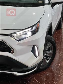 تۆیۆتا ڕاڤ 4